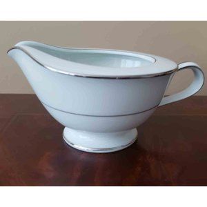 Noritake Porcelain Creamer Envoy White Silver